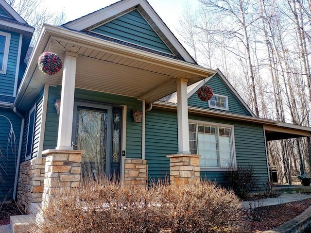 view of front facade with stone siding