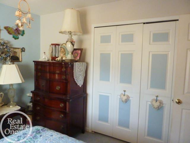 bedroom featuring a closet