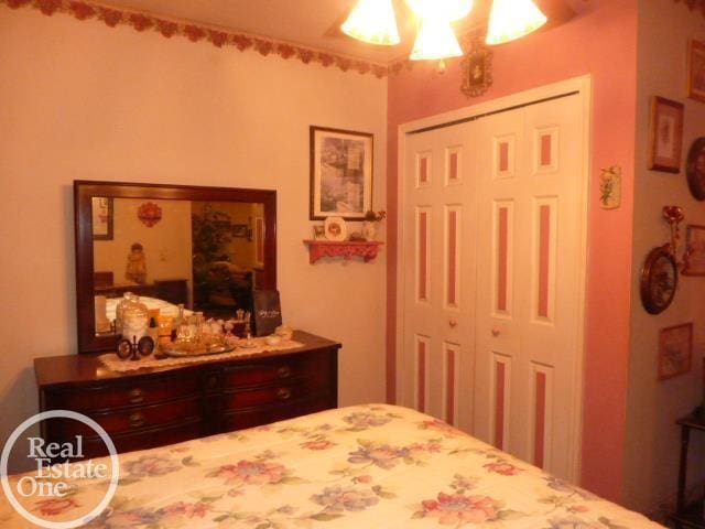 bedroom featuring a closet