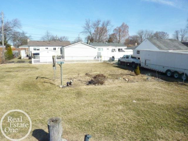 view of yard featuring fence