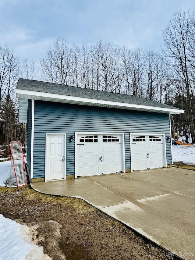 view of detached garage