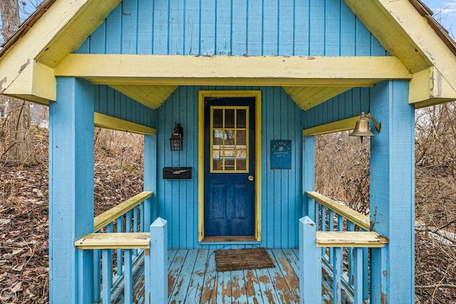 view of doorway to property