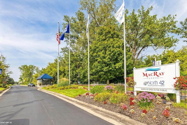 65 Sea Ray Blvd Unit 7, Harrison Twp, MI 48045 - view of street with curbs