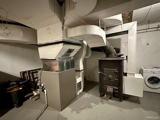 utilities with washing machine and clothes dryer