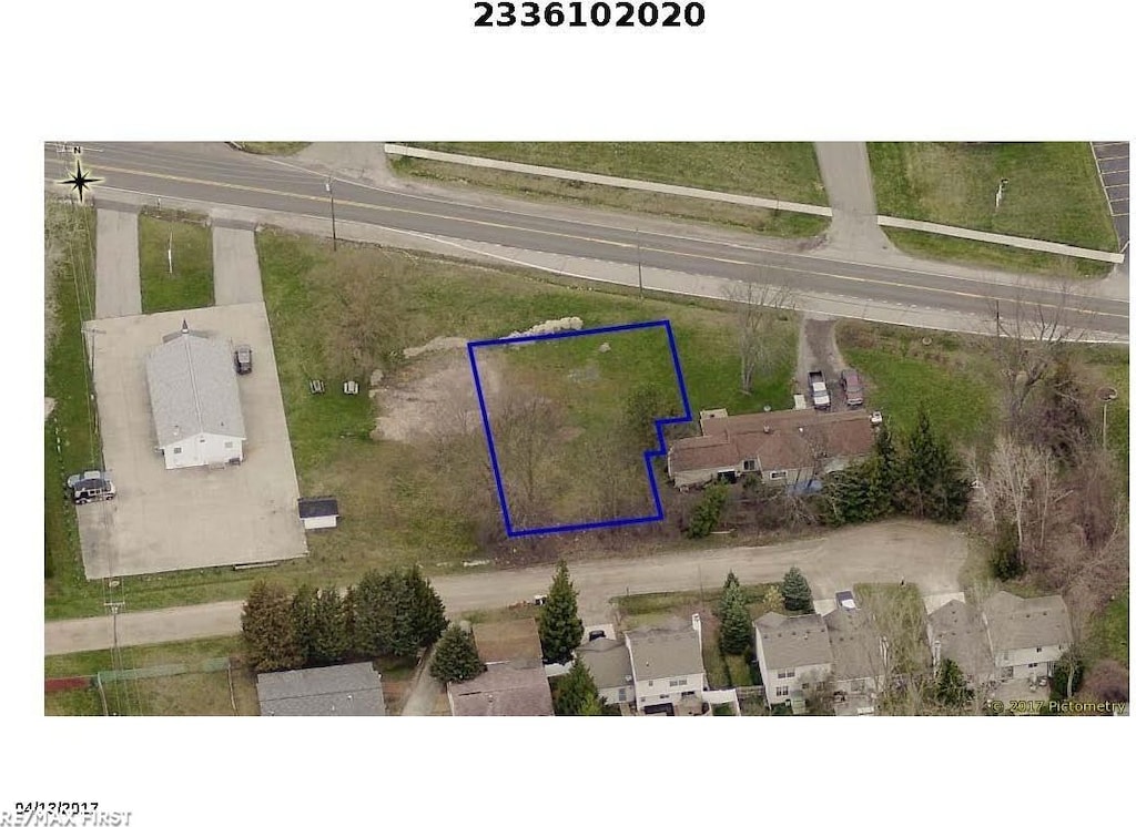 Rockcastle St, Farmington Hills, MI 48336