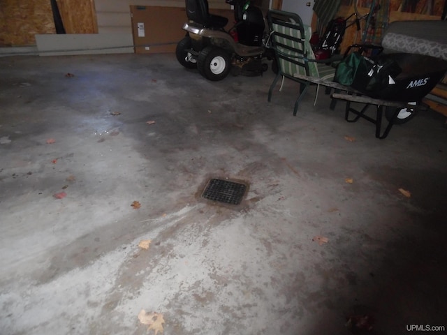49436 S Superior Rd, Houghton, MI 49931 - view of garage