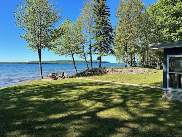 view of water feature