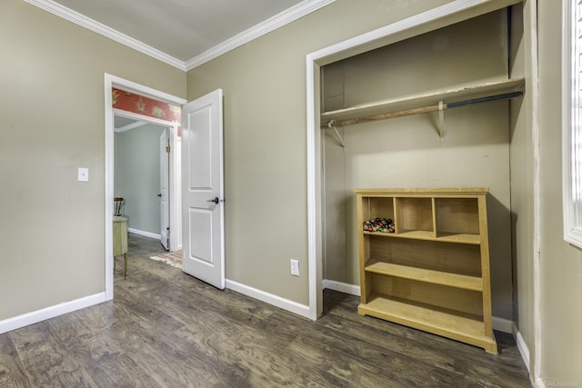 7173 Lake St, Lexington, MI 48450 - view of closet