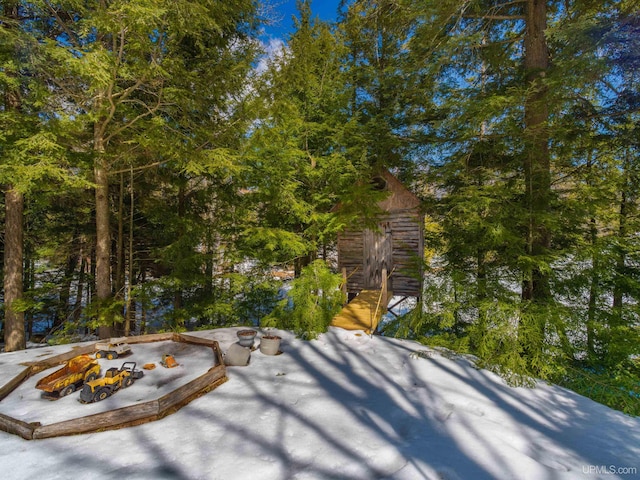 view of patio with a fire pit