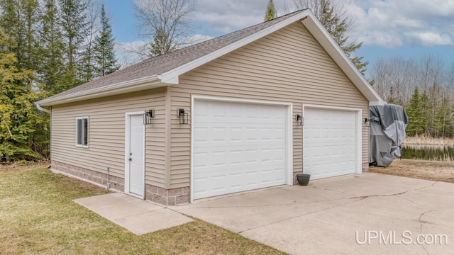 view of detached garage