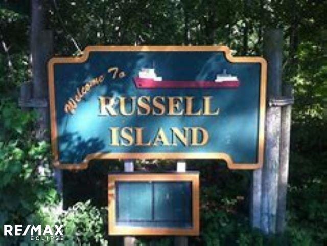 25 Algonac Rd, Russell Island, MI 48001