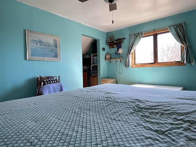 bedroom with ceiling fan