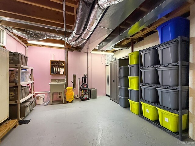 2709 W 6th Ave, Gladstone, MI 49837 - storage with a sink