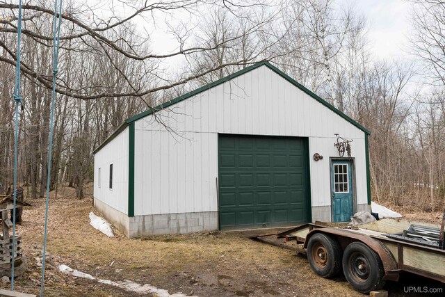 view of detached garage