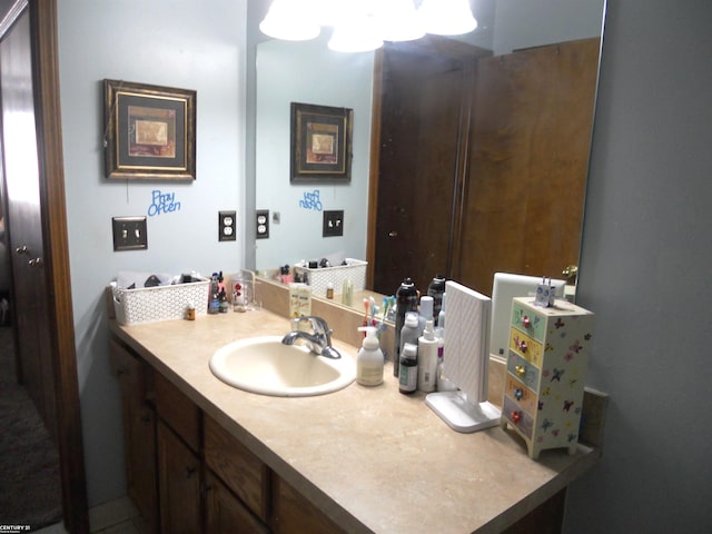 bathroom with vanity