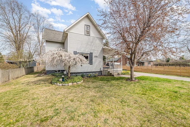 1308 Cornell St, Bay City, MI 48708 - view of front of home featuring a deck