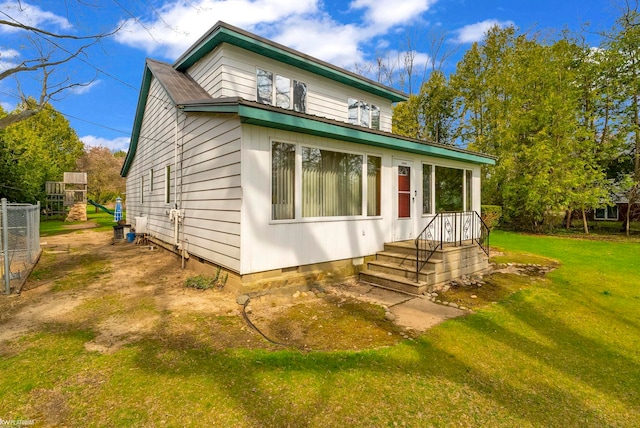 1121 S Lakeshore Rd, Carsonville, MI 48419 - view of front of house with a front yard and crawl space