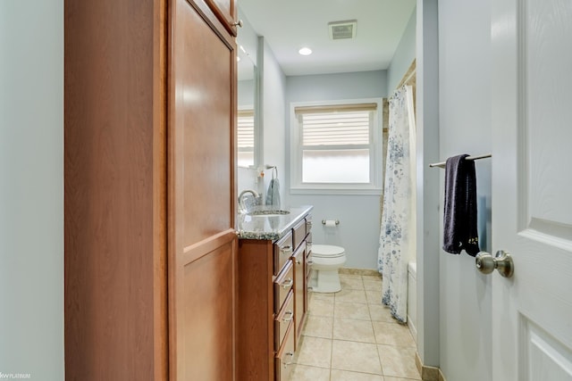 full bath featuring tile patterned flooring, vanity, toilet, a shower with curtain, and visible vents
