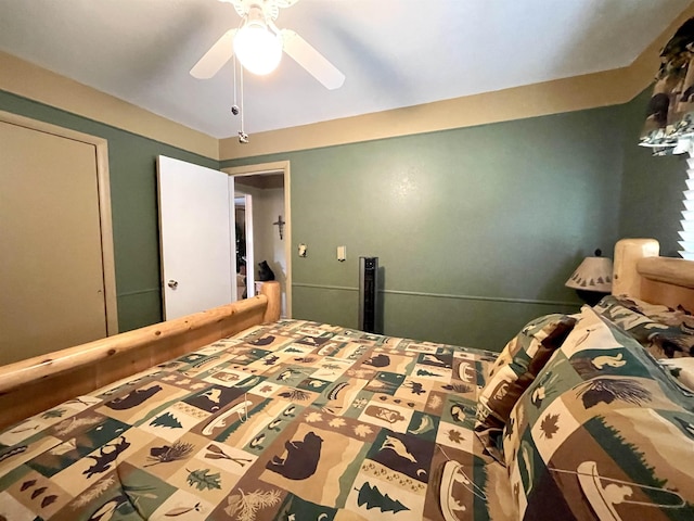 bedroom with ceiling fan