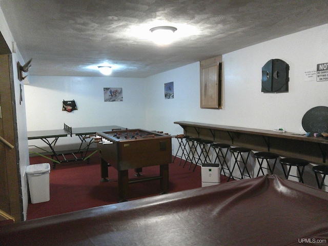 rec room with indoor bar and billiards