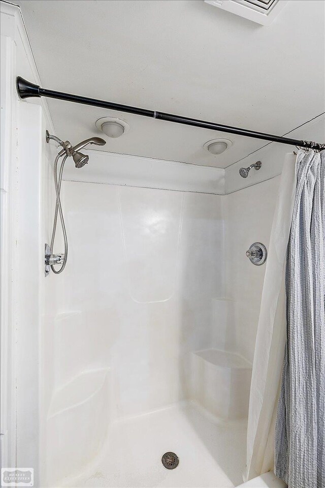 455 Garfield Rd, Fostoria, MI 48435 - bathroom with a stall shower