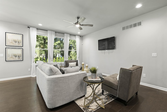 living area with a ceiling fan, baseboards, visible vents, and recessed lighting