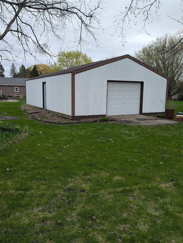 view of detached garage