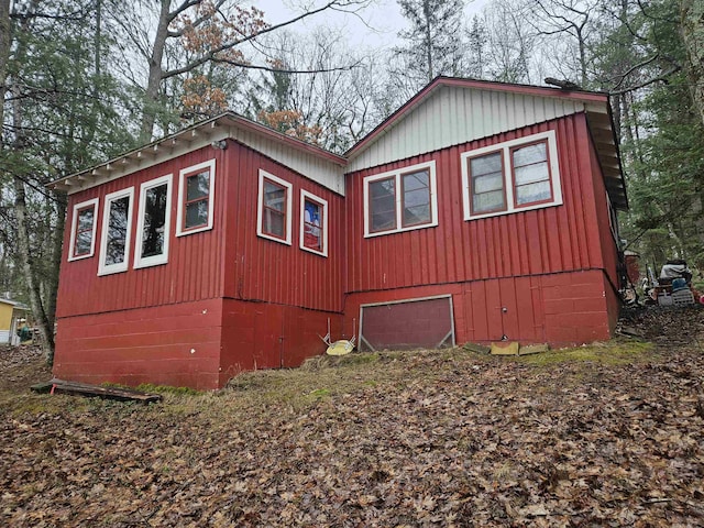 view of home's exterior