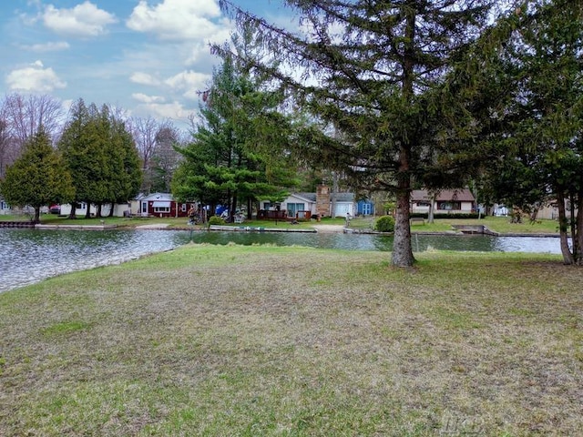 view of yard featuring a water view