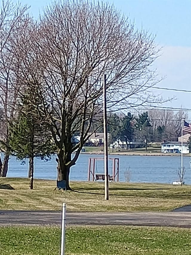 view of water feature