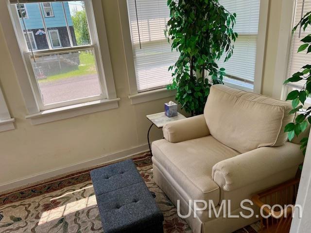 sitting room with baseboards