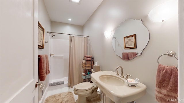 N9006 Sand River Rd, Deerton, MI 49822 - full bathroom featuring recessed lighting, toilet, a sink, curtained shower, and tile patterned floors