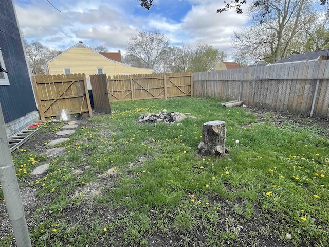 301 Michigan Ave, Bay City, MI 48708 - view of yard featuring a fenced backyard