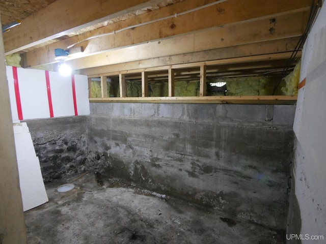 view of unfinished basement