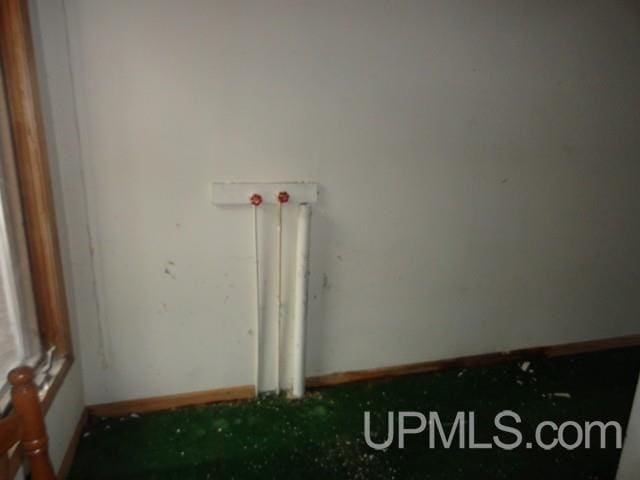 interior details with baseboards