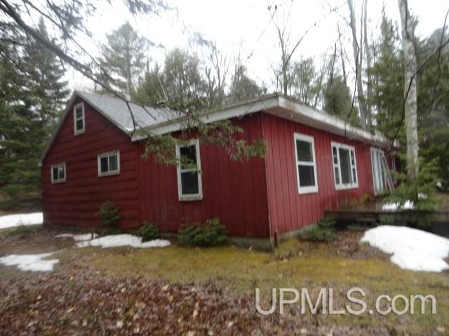 view of side of property