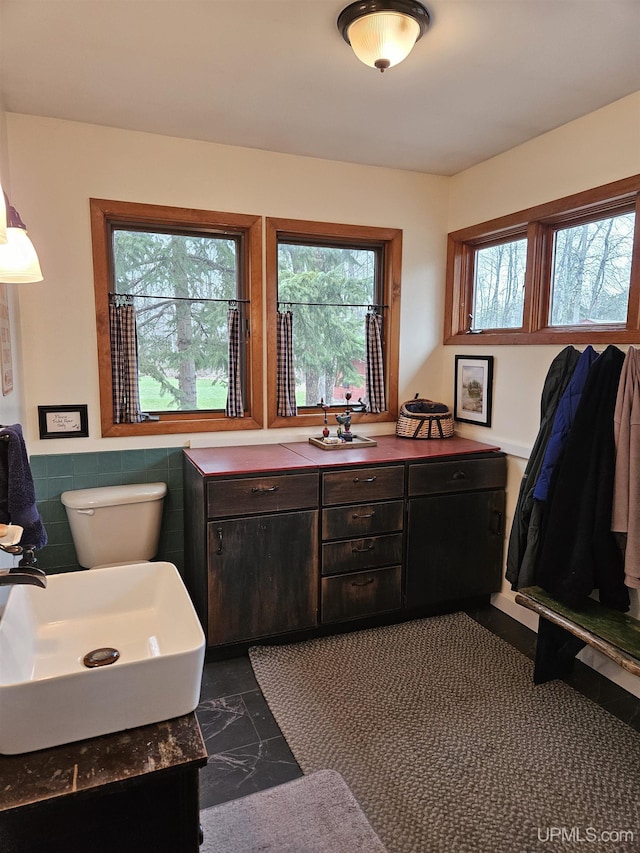 N15505 Black River Rd, Ironwood, MI 49938 - bathroom with vanity