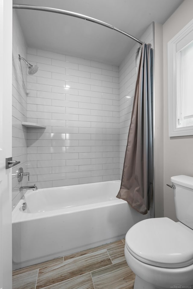 835 Crestwood Ln, Rochester Hills, MI 48309 - full bathroom with toilet and shower / bath combination with curtain
