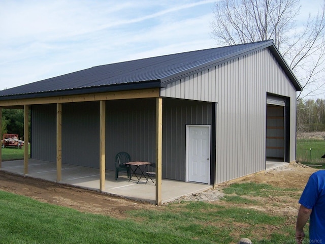 view of outbuilding with an outbuilding
