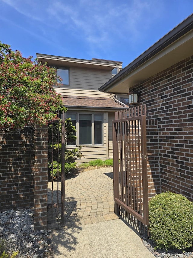 2707 Inverness Dr, Bay City, MI 48706 - view of gate