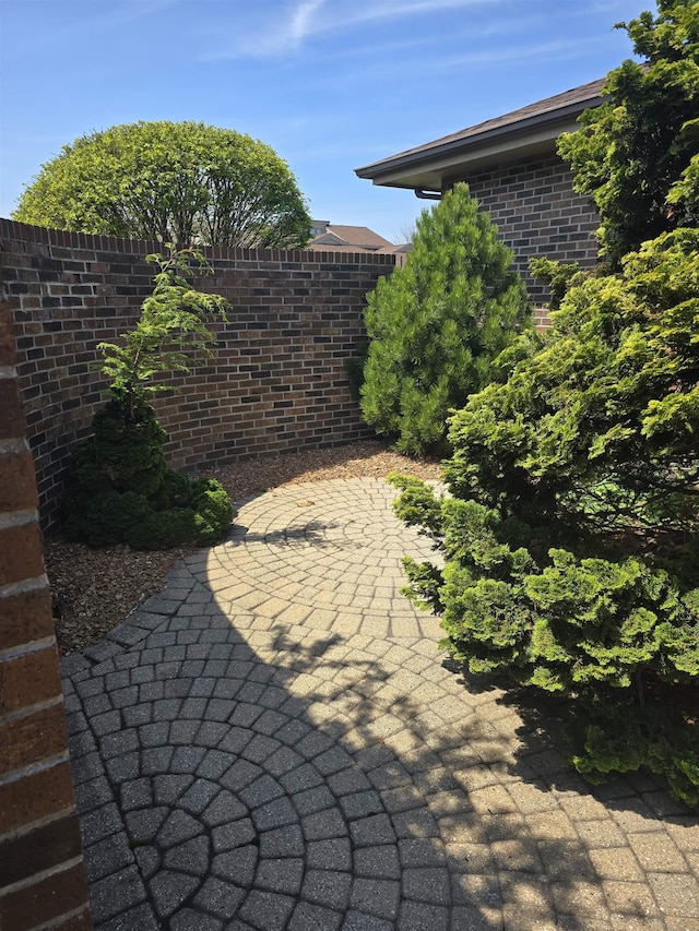 2707 Inverness Dr, Bay City, MI 48706 - view of yard featuring a patio