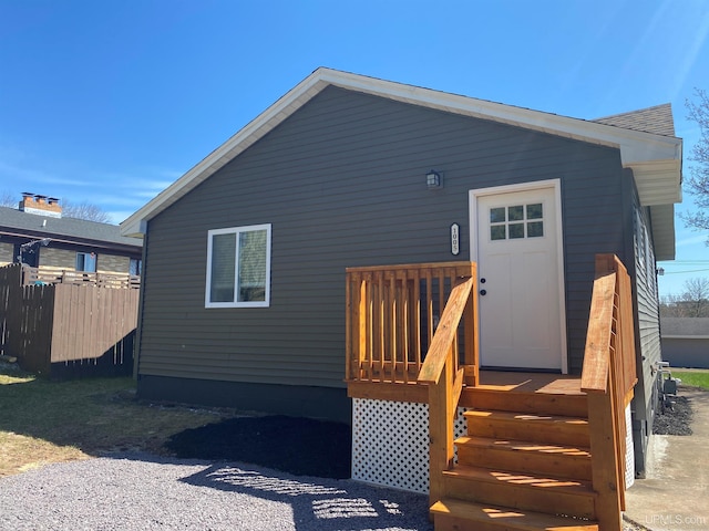 1005 W Brown St, Iron Mountain, MI 49801 - back of property featuring fence
