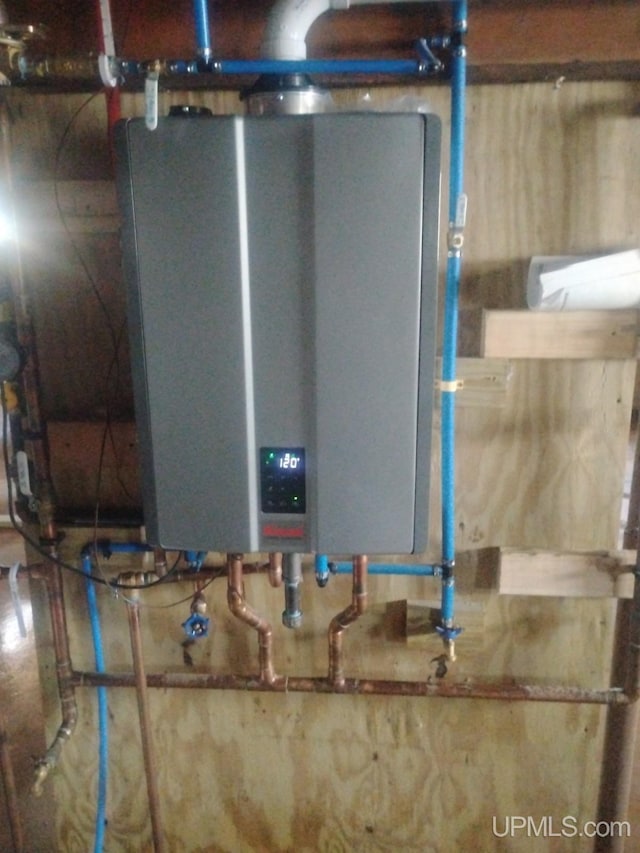 1005 W Brown St, Iron Mountain, MI 49801 - utilities with tankless water heater
