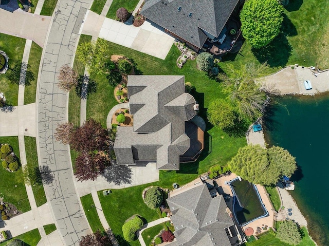 53633 Cherrywood Dr, Shelby Twp, MI 48315 - drone / aerial view of a large body of water