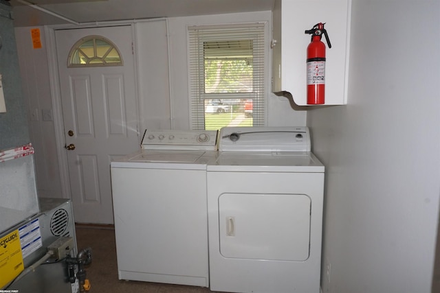 26333 Belanger St, Roseville, MI 48066 - washroom with washing machine and clothes dryer