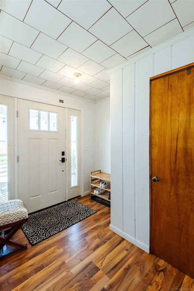410 E Nicol Rd, Sandusky, MI 48471 - foyer entrance featuring wood finished floors