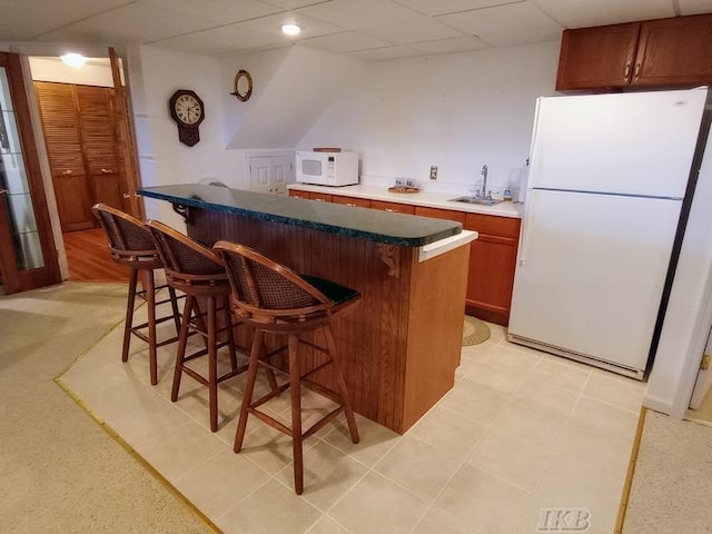 1726 Berkshire Dr, Gladwin, MI 48624 - indoor bar with white appliances