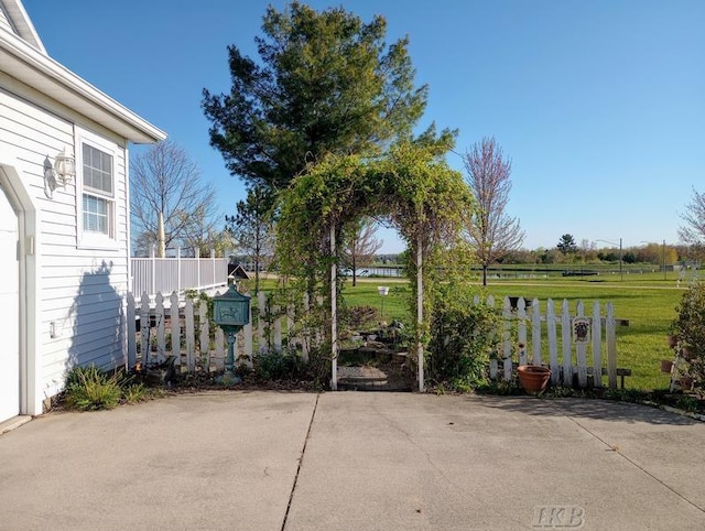 1726 Berkshire Dr, Gladwin, MI 48624 - view of patio / terrace
