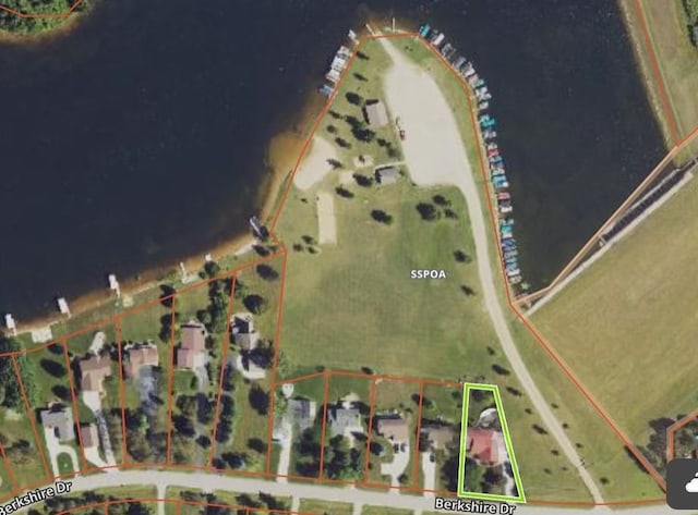 1726 Berkshire Dr, Gladwin, MI 48624 - aerial view of property's location with property boundaries highlighted