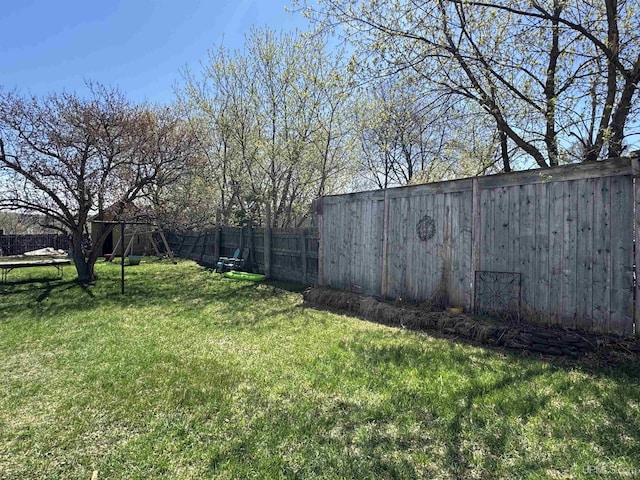 643 S Pine St, Ishpeming, MI 49849 - view of yard